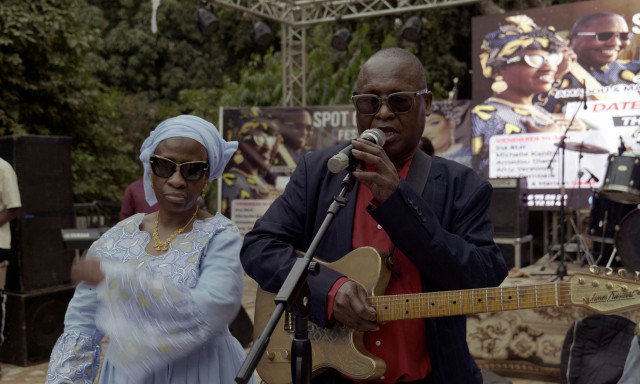 Μαλί: Πέθανε ο Αμαντού του ζευγαριού τυφλών μουσικών Amadou & Mariam