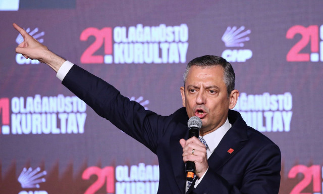 Τουρκία: Επανεξελέγη πρόεδρος του CHP o Οζέλ - Καλεί τον Ερντογάν σε πρόωρες εκλογές