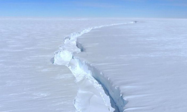 Τεράστιο παγόβουνο αποκολλήθηκε στην Ανταρκτική - Σοκαρίστηκαν οι επιστήμονες με αυτό που βρήκαν
