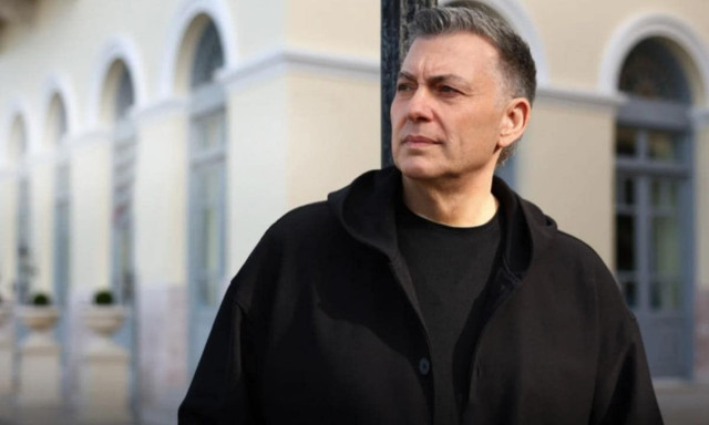 «Να γυρίσεις που»: Το νέο τραγούδι του Νίκου Μακρόπουλου