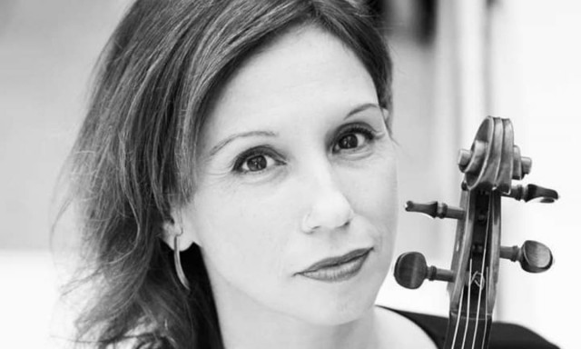 Φιλολογικός Σύλλογος Παρνασσός: Συναυλία «Midnight Bach» με την βιολονίστα Ίρις Λουκά