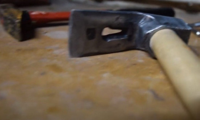 Αναστάτωση στα Χανιά: 49χρονος κυνηγούσε ψάλτη με σκεπάρνι, απείλησε και παπαδιά