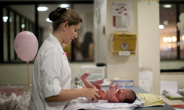 Παγκόσμια Ημέρα Υγείας: 248 θάνατοι βρεφών στην Ελλάδα το 2023 - «Ολόπλευρη στήριξη μητέρας-νεογνού»