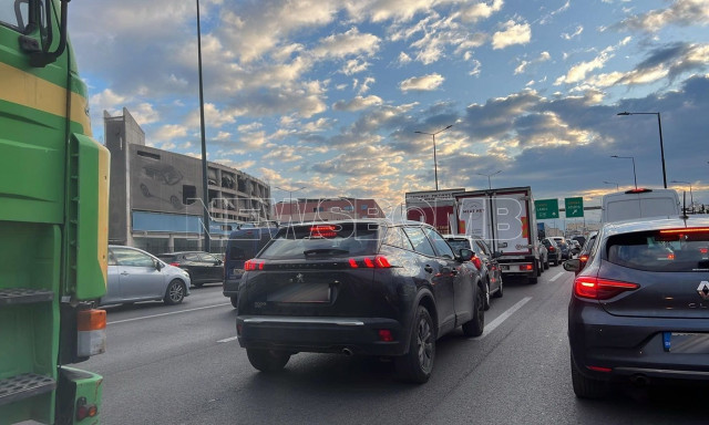 Κίνηση τώρα: «Κόλαση» σε Κηφισό - Kαθυστερήσεις σε Κηφισίας και Αττική Οδό