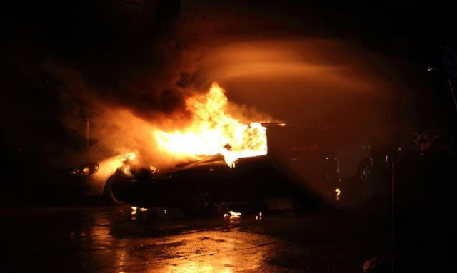 Θεσσαλονίκη: Στις φλόγες αυτοκίνητο στους Αμπελόκηπους