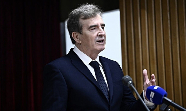 Θεσσαλονίκη: Στο Στρατιωτικό Νοσοκομείο 424 ο Χρυσοχοΐδης - Επισκέφθηκε την 46χρονη αστυνομικό