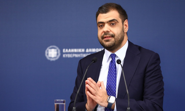 Η ενημέρωση των πολιτικών συντακτών από τον Παύλο Μαρινάκη