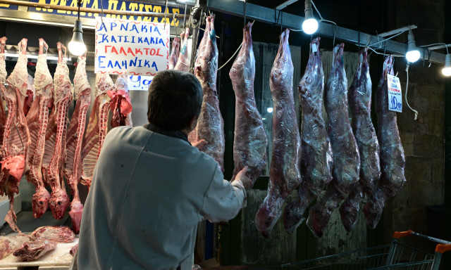 Σε ισχύ το καλάθι του Πάσχα – Εντείνονται οι έλεγχοι στην αγορά