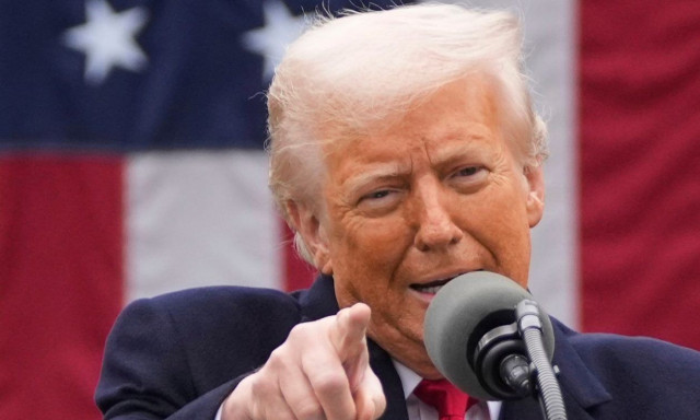 Κλιμακώνεται ο εμπορικός πόλεμος: Οι ΗΠΑ επιβάλλουν δασμούς 104% στην Κίνα