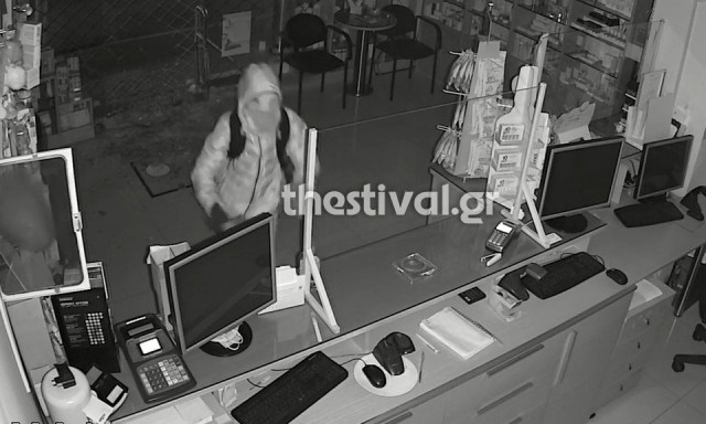 Θεσσαλονίκη: 32χρονος «ξάφρισε» 22 φαρμακεία σε 4 μήνες - Βίντεο ντοκουμέντο από τη δράση του