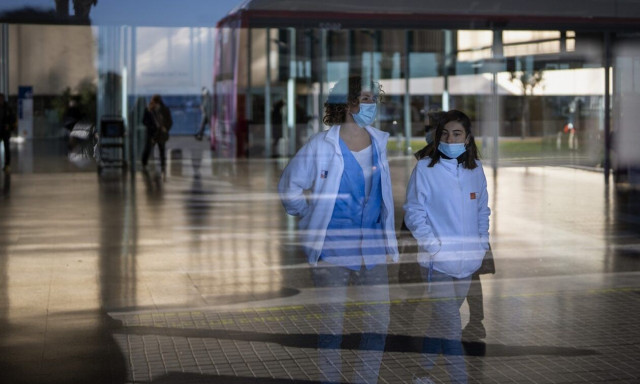 Συνεχίζουν να ταλαιπωρούν οι λοιμώξεις - Παρατεταμένη δραστηριότητα των ιών και κυρίως της γρίπης