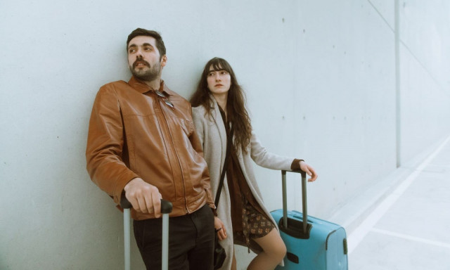 Κ4 Κουκάκι: Μια αναπάντεχη περιπέτεια σχέσης στο «As Above So Below»