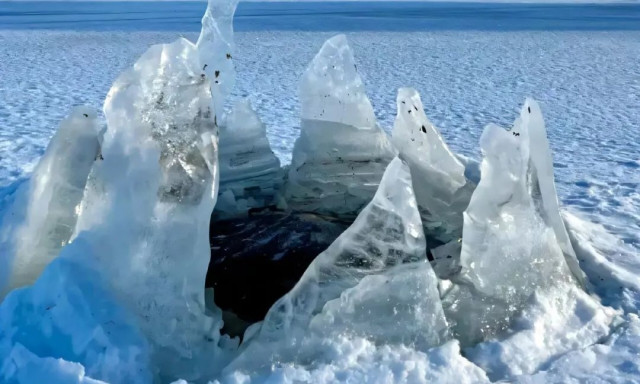 Ο μεγαλύτερος κρατήρας της Ευρώπης εκπέμπει μεθάνιο και κανείς δεν ξέρει γιατί