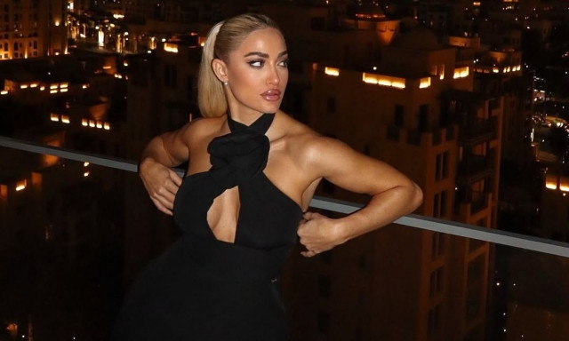 Ιωάννα Τούνη: Ο εντυπωσιακός ροζ στολισμός του σπιτιού της για τα φετινά Χριστούγεννα