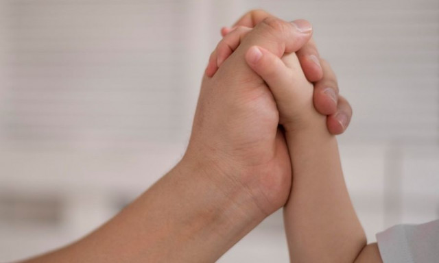 Η μικρή Παρασκευούλα χρειάζεται την οικονομική μας στήριξη για να νικήσει τον καρκίνο του εγκεφάλου