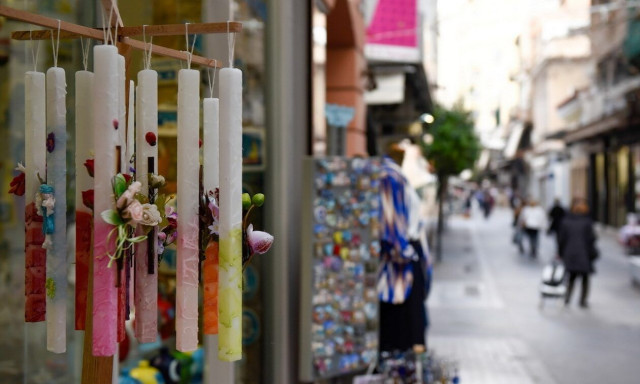 Πασχαλινό εορταστικό ωράριο: Πρεμιέρα σήμερα – Ανοιχτά τα καταστήματα την Κυριακή