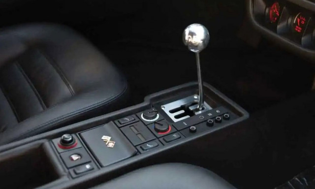 Η Ferrari φέρνει πίσω τα χειροκίνητα κιβώτια