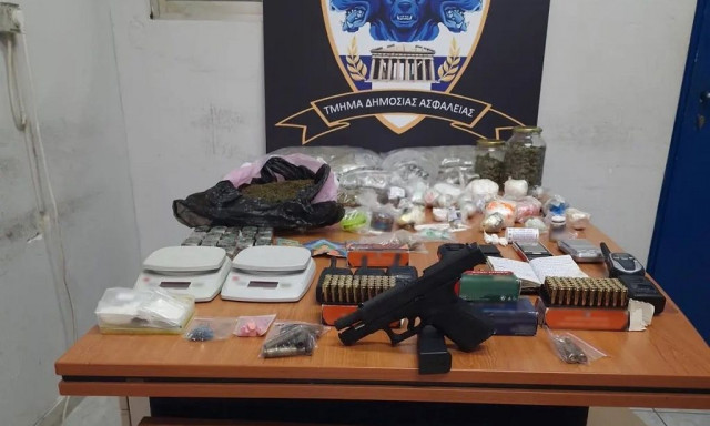 Εξαρθρώθηκε κύκλωμα διακίνησης ναρκωτικών με όφελος 1,3 εκατ. ευρώ