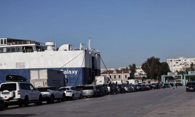 Αυξημένη κίνηση στο λιμάνι Πειραιά ενόψει Πάσχα - Μεγάλες πληρότητες σε νησιά, μέτρα από το Λιμενικό