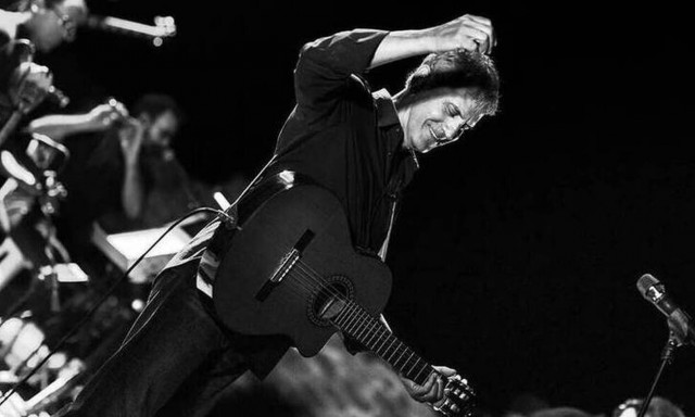 Γιώργος Νταλάρας: «Το ρεμπέτικο είναι το πιο επαναστατικό και ζωντανό είδος της μουσικής μας»