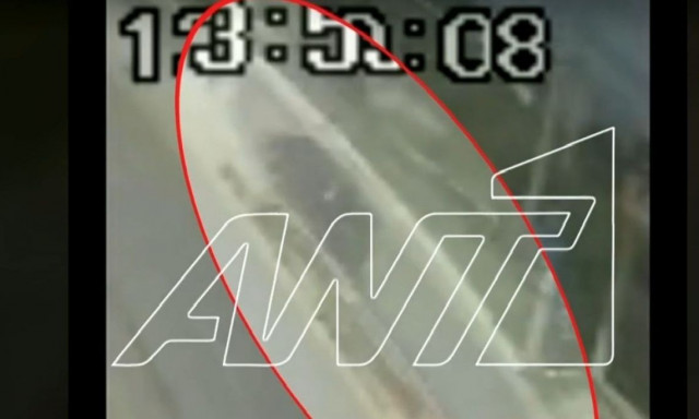 Τραγωδία στα Σπάτα: Βίντεο ντοκουμέντο - Η στιγμή που αυτοκίνητο παρασέρνει και σκοτώνει τον 3χρονο