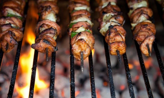 ΕΦΕΤ: Ανακαλεί σουβλάκια κοτόπουλο λόγω σαλμονέλας