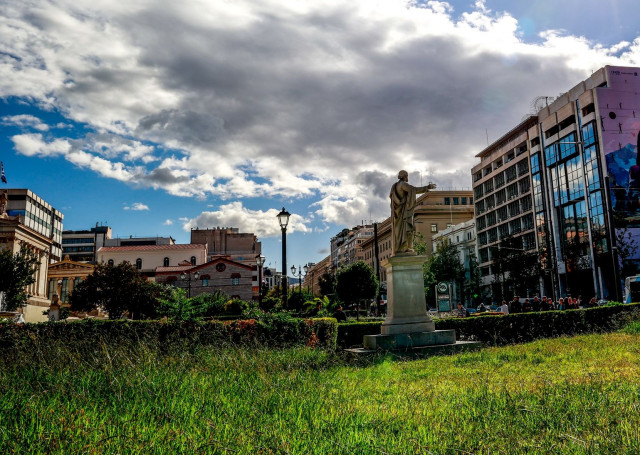 Καιρός: Με λιακάδα και 26άρια η Μεγάλη Εβδομάδα - Ανατροπή του σκηνικού από την Πέμπτη