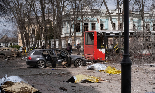 Βίντεο από την πυραυλική επίθεση στο κέντρο της πόλης Σούμι: Τουλάχιστον 34 νεκροί