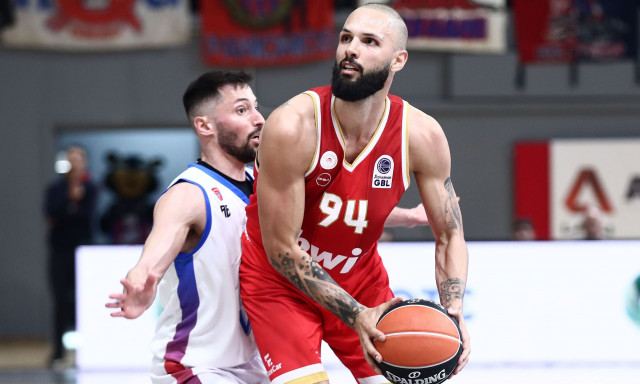 Greek Basketball League: Δυσκολεύτηκε αλλά πέρασε στα ημιτελικά ο Ολυμπιακός