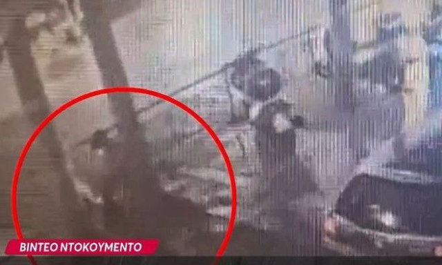 Hellenic Train: Βίντεο ντοκουμέντο από τη στιγμή που ο δράστης τοποθετεί την βόμβα