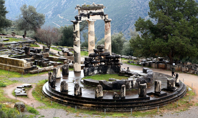 Τα Αρχαία Ελληνικά στη διεθνή σκηνή του Οικονομικού Φόρουµ των Δελφών