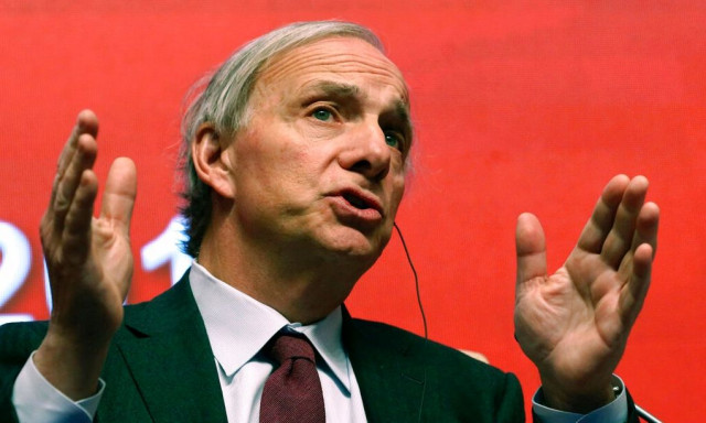 Συναγερμός από τον Ρέι Ντάλιο: «Aνησυχώ για κάτι χειρότερο από μία ύφεση»