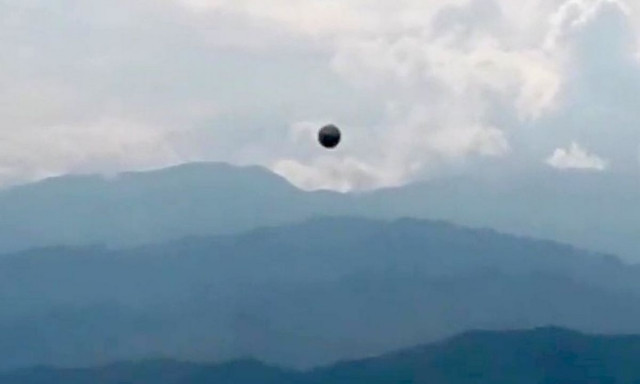 Κολομβία: Νέα πλάνα δείχνουν ένα UFO να πετά μπροστά από έναν άνδρα