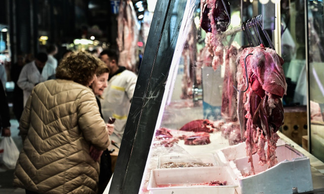 Πασχαλινό τραπέζι: «Γολγοθάς» για τους καταναλωτές - Πιο ακριβές από ποτέ οι τιμές των προϊόντων