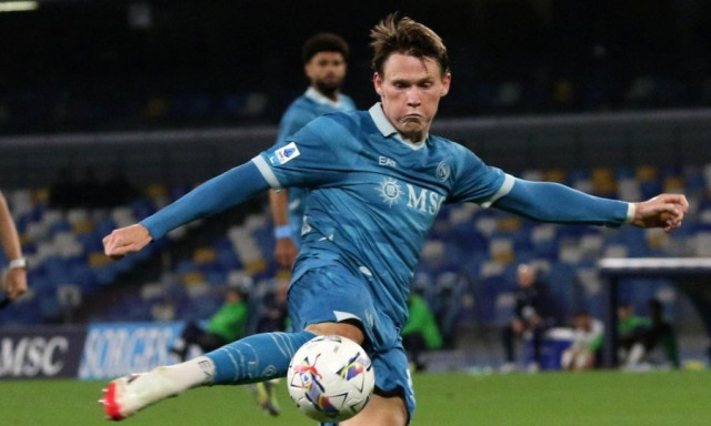 Serie A: Εύκολη τριάρα της Νάπολι στην Έμπολι - Παραμένει στη «μάχη» του τίτλου