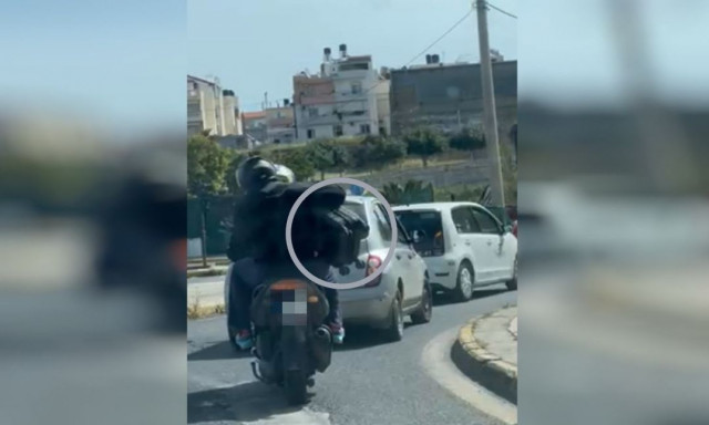 Παράνοια στο Ηράκλειο: Πήρε τη βαλίτσα… παραμάσχαλα και ανέβηκε στο μηχανάκι