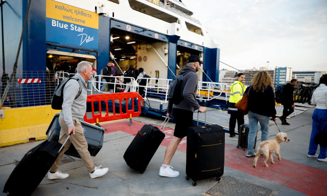 Έξοδος Πάσχα: Αυξημένη η κίνηση στο λιμάνι του Πειραιά – Έκτακτα δρομολόγια στα ΚΤΕΛ