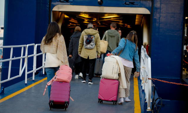 Λιμάνι Πειραιά: Ταλαιπωρία για εκατοντάδες επιβάτες - Απαγορευτικό απόπλου λόγω μηχανικής βλάβης