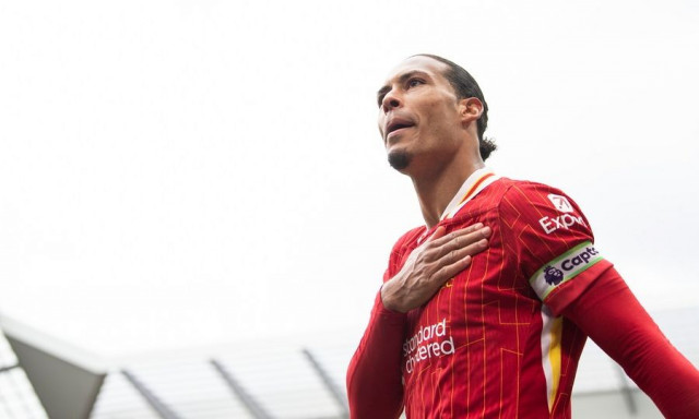 Λίβερπουλ: Η «σημαία» στον… ιστό της - Ανακοινώθηκε η παραμονή Φαν Ντάικ