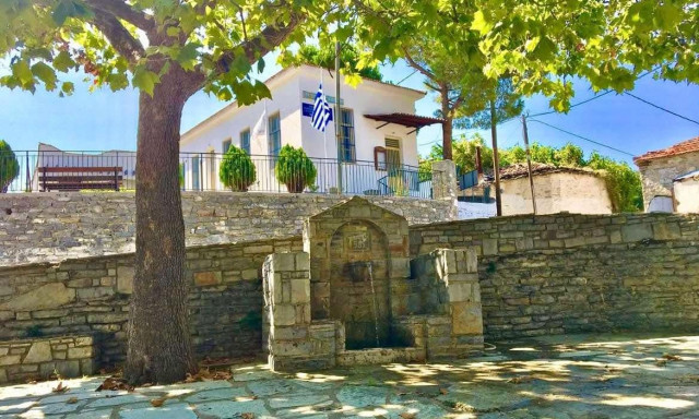 Αυτό είναι το χωριό της Θεσσαλίας που παίρνει ξανά ζωή μετά από 20 χρόνια