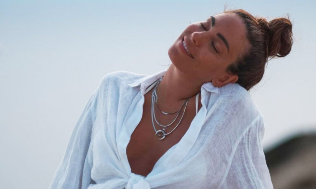 Η Ευρυδίκη Βαλαβάνη παίζει με τη γατούλα της – Το τρυφερό βίντεο στο Instagram