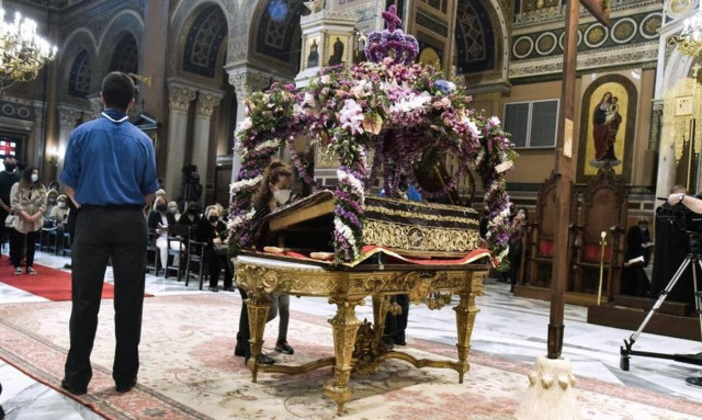 Σε κλίμα κατάνυξης η κορύφωση του Θείου Δράματος-Οι ξεχωριστές περιφορές Επιταφίων στη βόρεια Ελλάδα