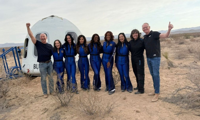 Η πτήση της Blue Origin... δεν έγινε ποτέ, η Γη είναι επίπεδη και η Κέιτι Πέρι ειναι «σατανίστρια»