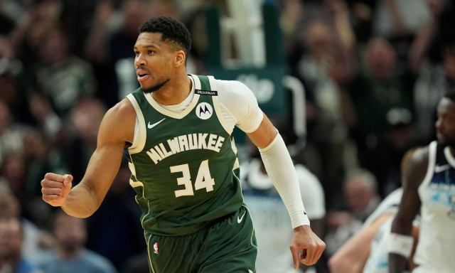 Γιάννης Αντετοκούνμπο: Τι απάντησε στο «Ολυμπιακός ή Παναθηναϊκός» - Γύρος, φέτα και Σχορτσανίτης