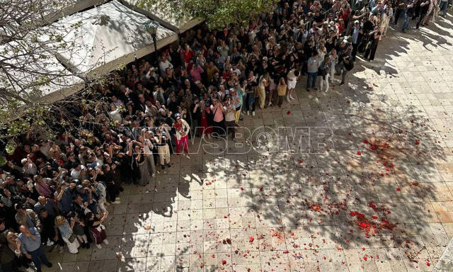 Κέρκυρα: Αναβίωσε και φέτος το πασχαλινό έθιμο των Μπότηδων - Βίντεο και φωτογραφίες