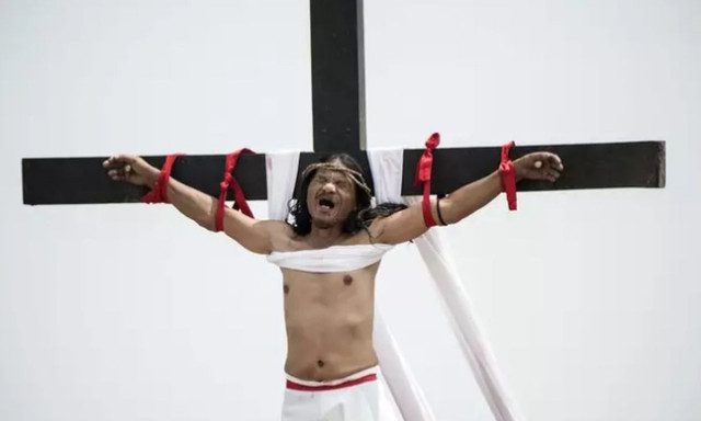 Η απίστευτη ιστορία του άνδρα που σταυρώθηκε 36 φορές για να βιώσει το Θείο Δράμα