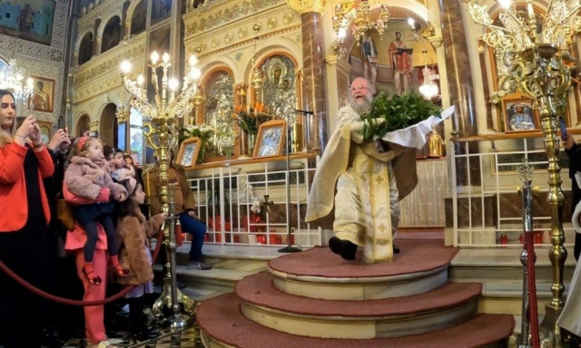 Μεγάλο Σάββατο: Έγινε η πρώτη Ανάσταση στην Παναγία Ευαγγελίστρια της Χίου - Δείτε το βίντεο