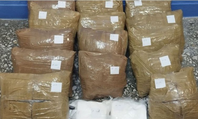 Μυτιλήνη: 31χρονος μετέφερε 8,5 κιλά χασίς και 1 κιλο κακαϊνης με πλοίο της γραμμής