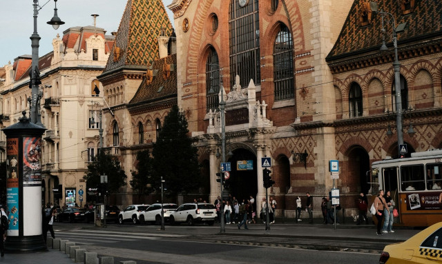 Ειδικές αντικατασκοπευτικές θήκες κινητών τηλεφώνων για ευρωβουλευτές