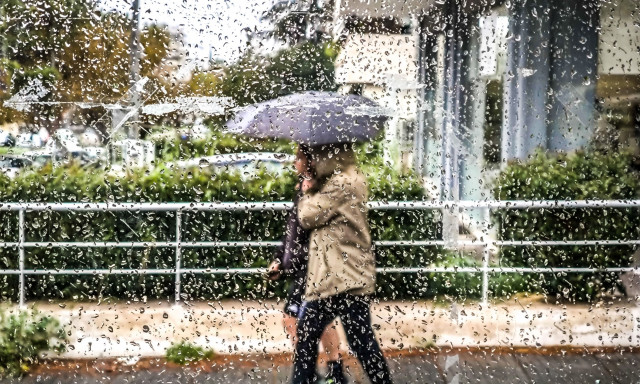 Καιρός: Ολική ανατροπή με βροχές και πτώση του υδραργύρου - Πότε και πού θα «χτυπήσουν» τα φαινόμενα